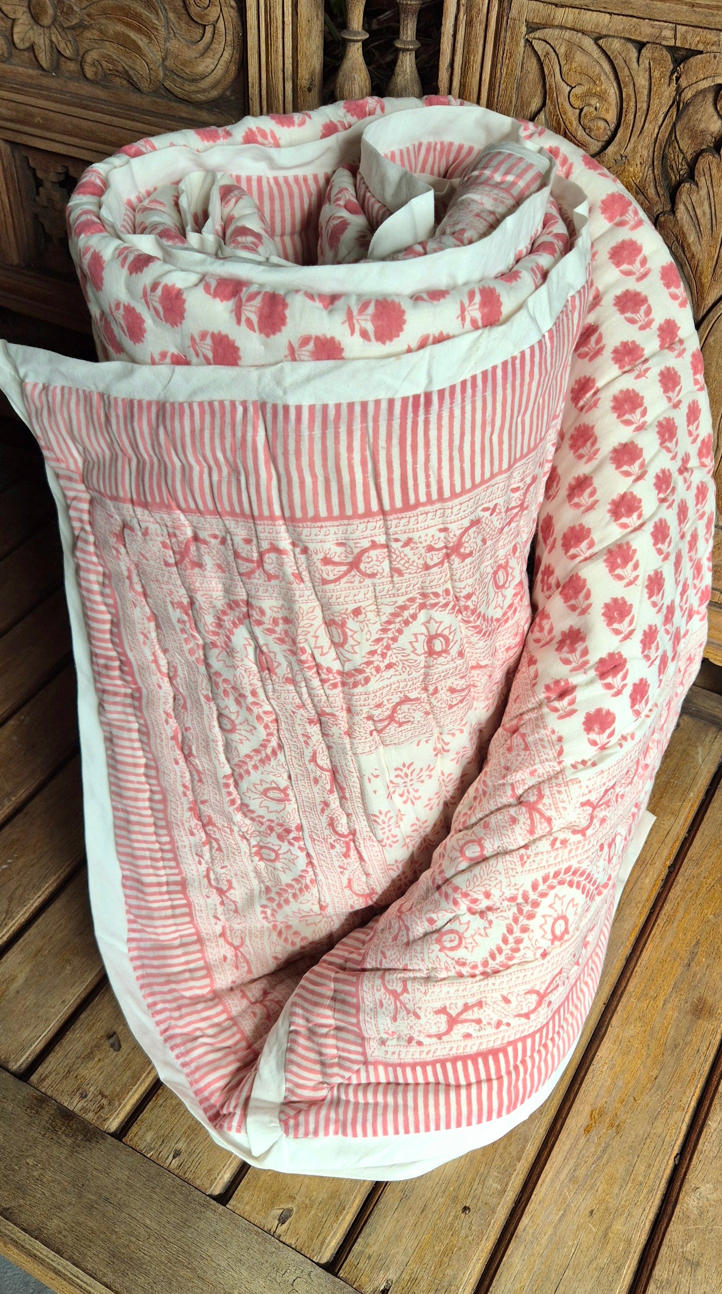 'Placid Pink' single size quilt