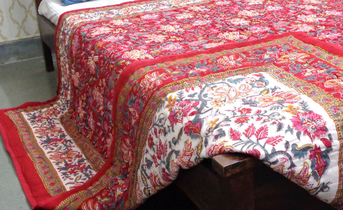 'Poinsettia' King Size Quilt