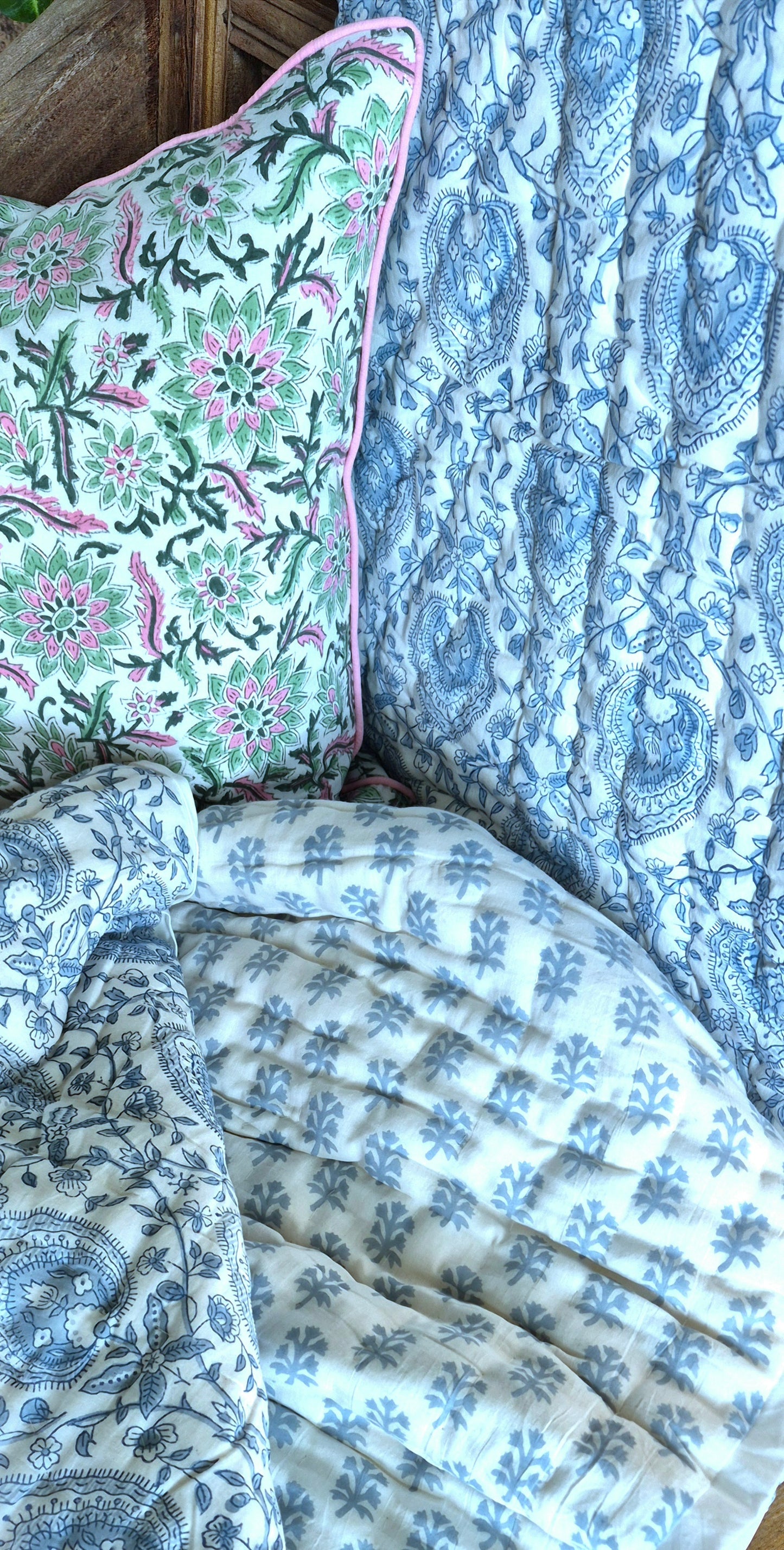 'Serenity Blue' single size quilt