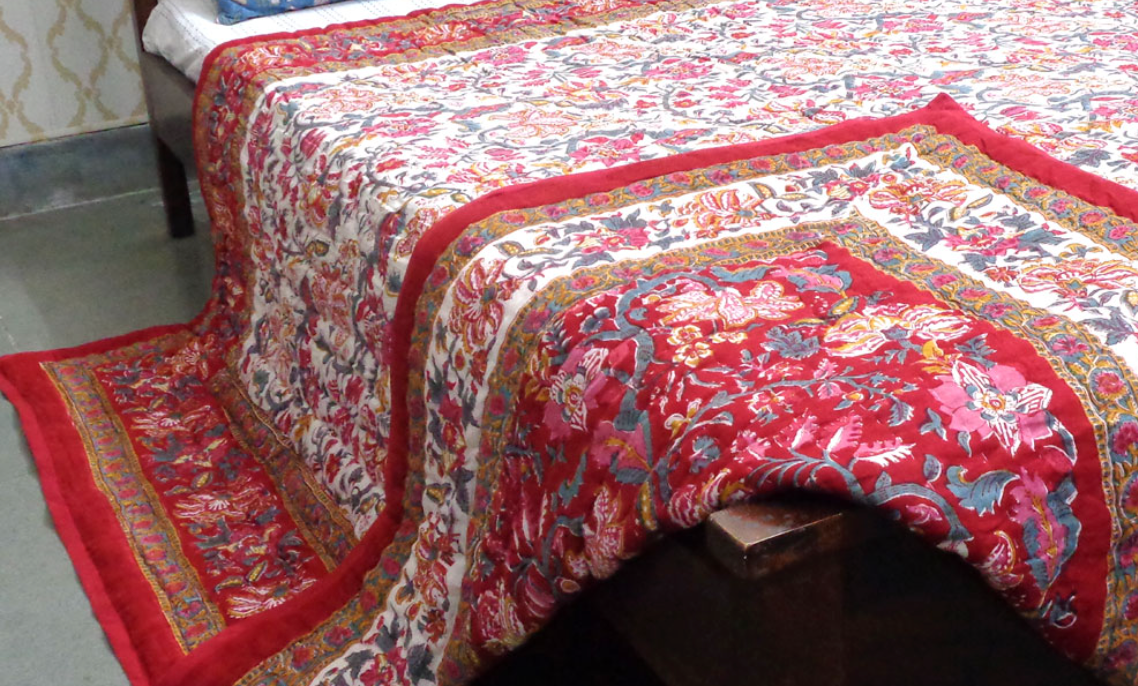 'Poinsettia' King Size Quilt