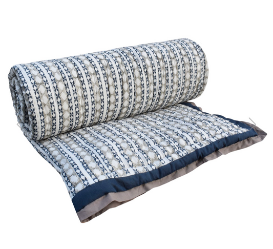 'Arctic Circle' King Size Quilt